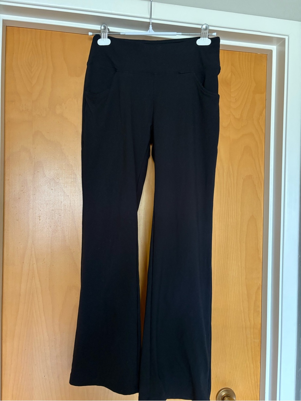 Women's Iuga bootcut soft  yoga Pants with 4 pockets sz medium 30” inseam